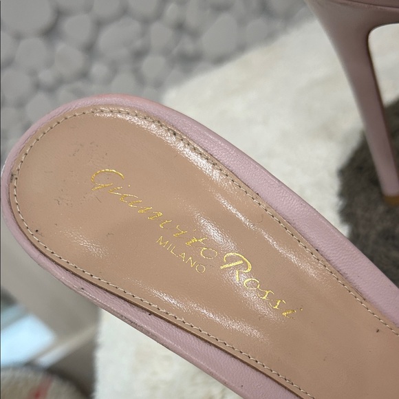 Gianvito Rossi Elegant Pink Mesh Heels New, size 9